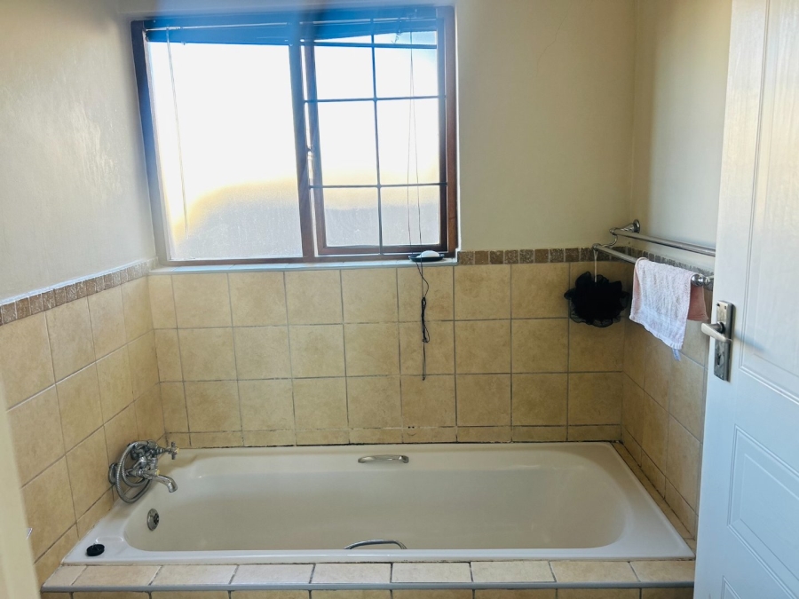 3 Bedroom Property for Sale in Hillside Free State